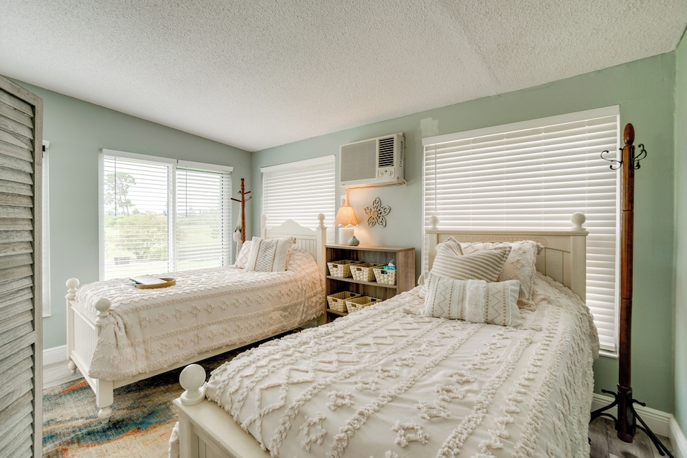 Heated Pool + Spacious Yard: Port Charlotte Escape