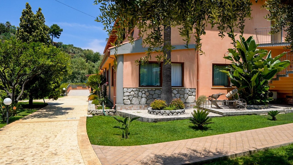 Old River Residence