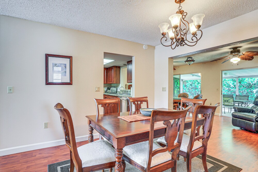 Palm Aire Home - 5 Mi to SRQ Airport!