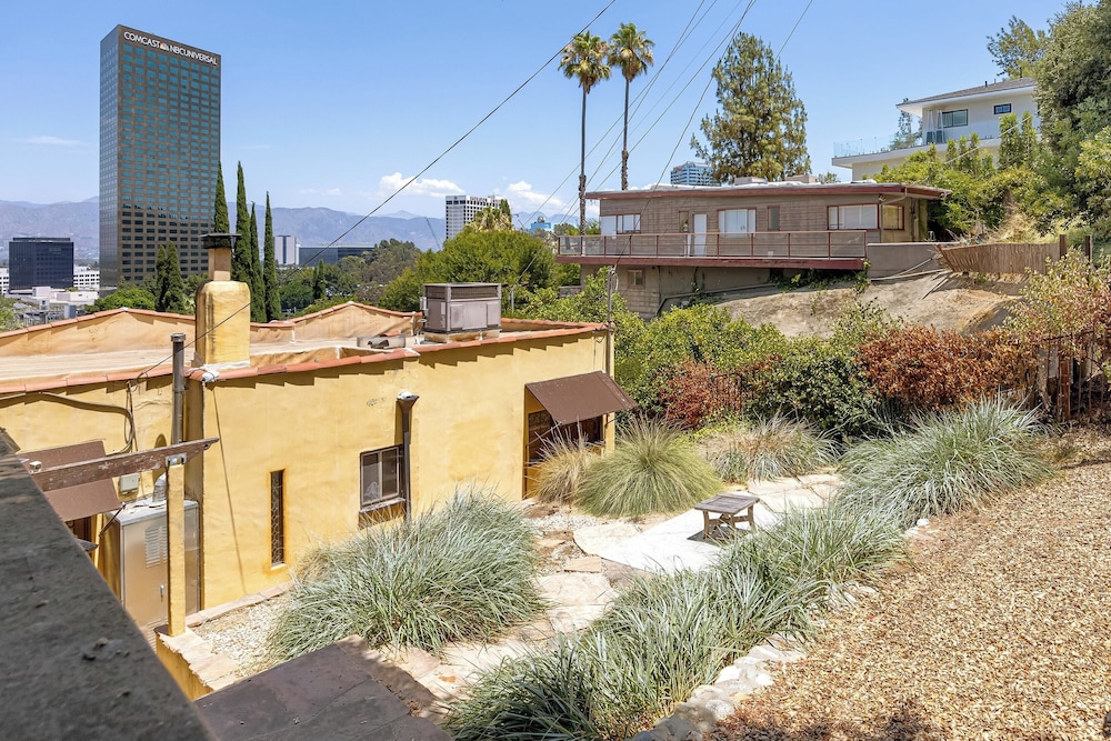Fredonia by Avantstay Great Views of Studio City