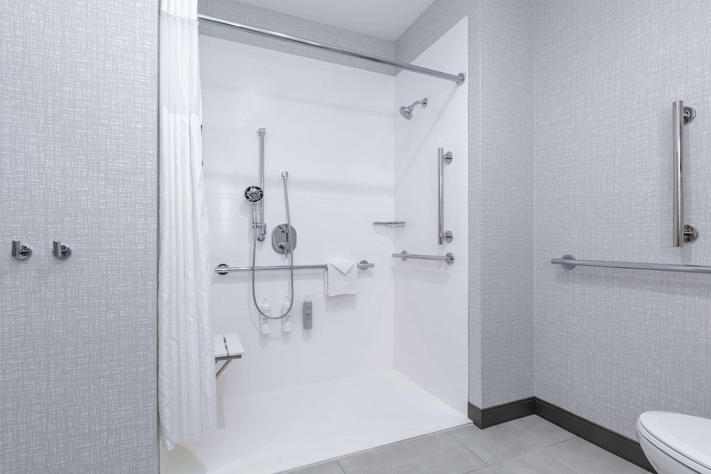 Hampton Inn Suites Shenandoah The Woodlands, Tx - Property Image 35