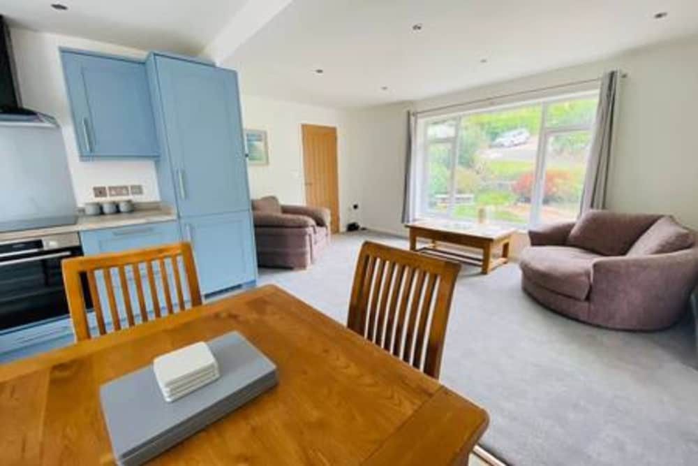 Mousehole Two-bed Bungalow With Parking