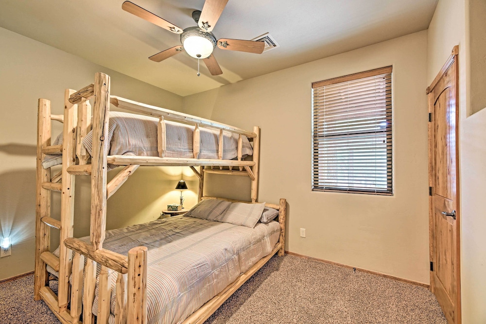 < 1 Mi to Torreon Golf Club: Show Low Condo view 4