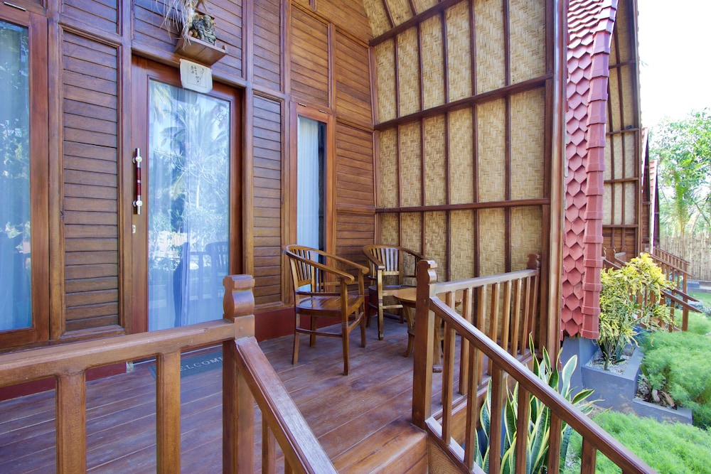 Adi Bungalow Nusa Penida view 3
