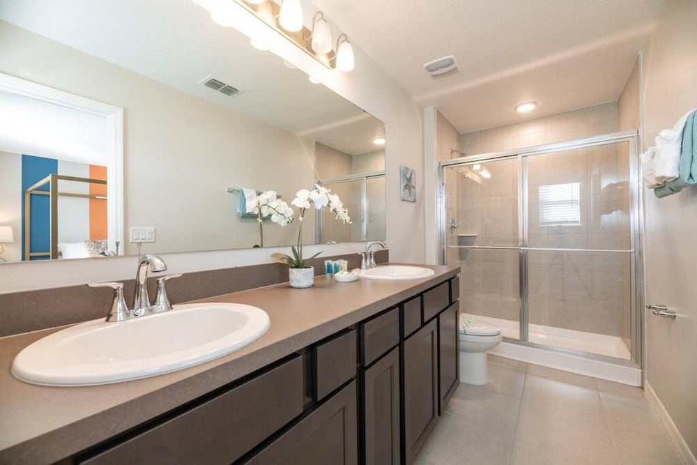 Designer Decorated-3 Bedroom Near Disney