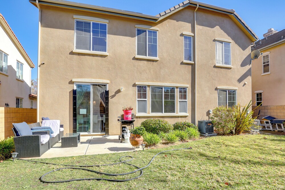 14 Mi to Old Town Temecula: Luxe Fallbrook Home!