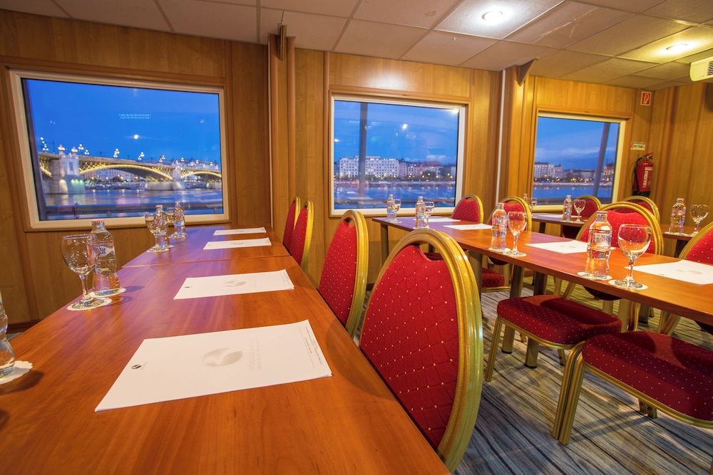 Grand Jules Boat Hotel Budapest