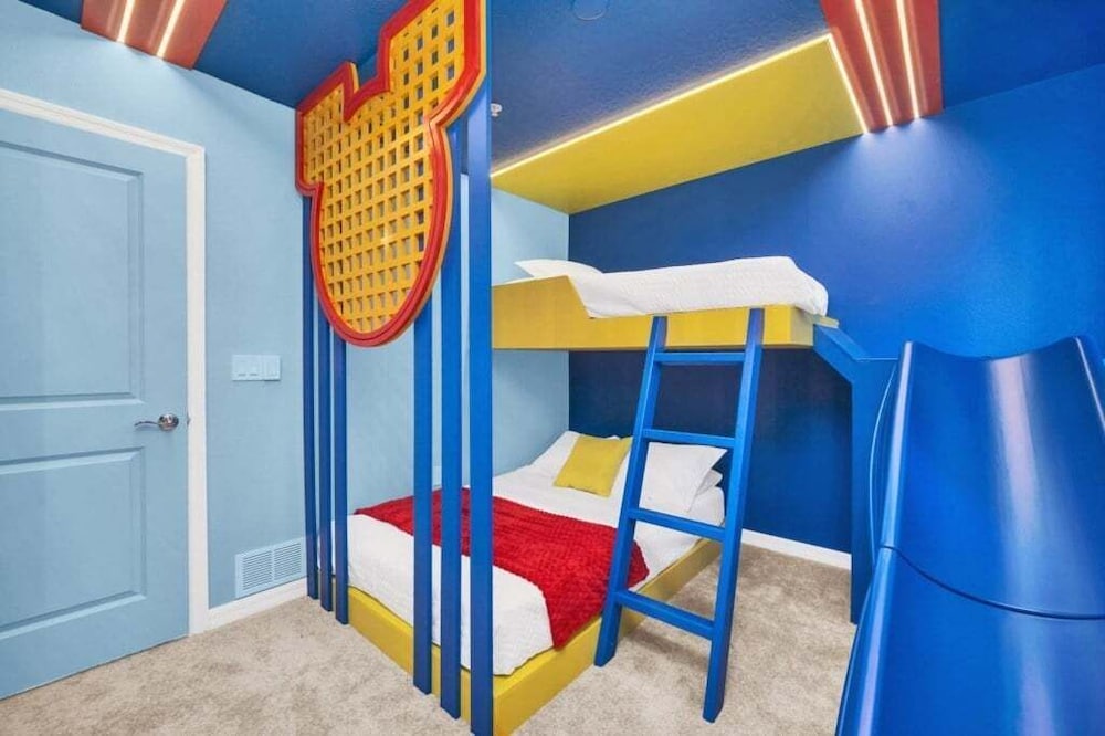 5 Bedroom Townhome With Private Splash Pool! 5 Townhouse