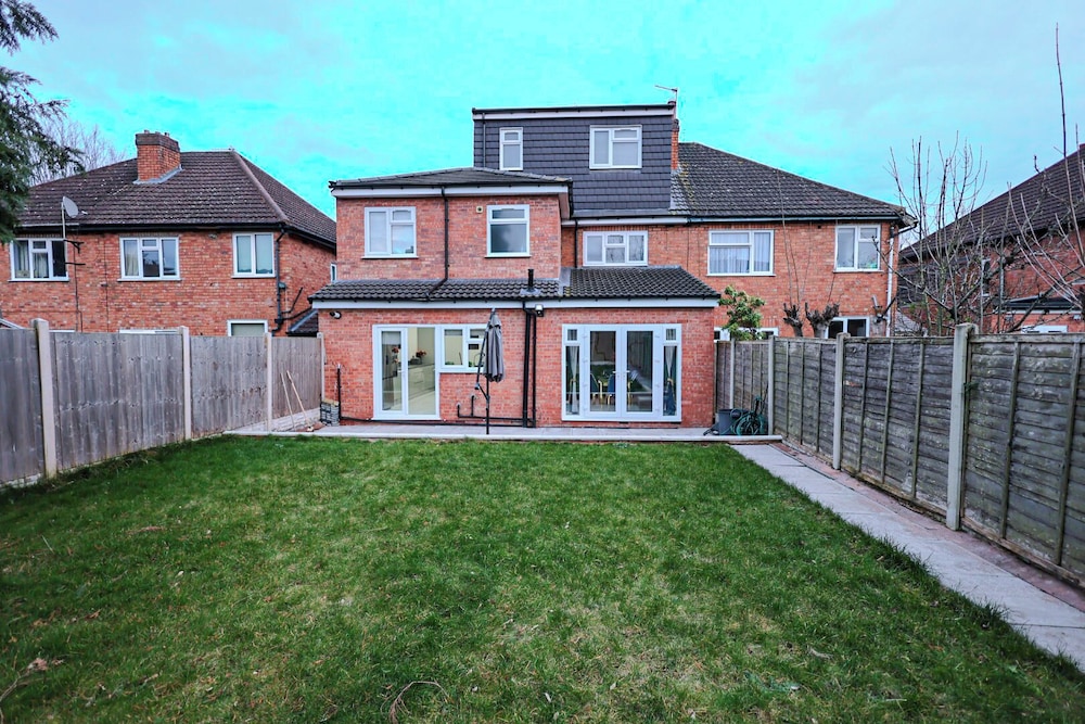 Sleeps17 Bliss 7-bedroom Luxury Escape Birmingham