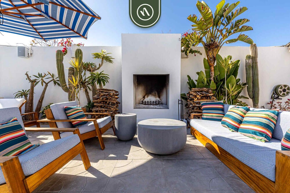 Oceanfront 10 BR Villa With Pool - Jacuzzi - Beach
