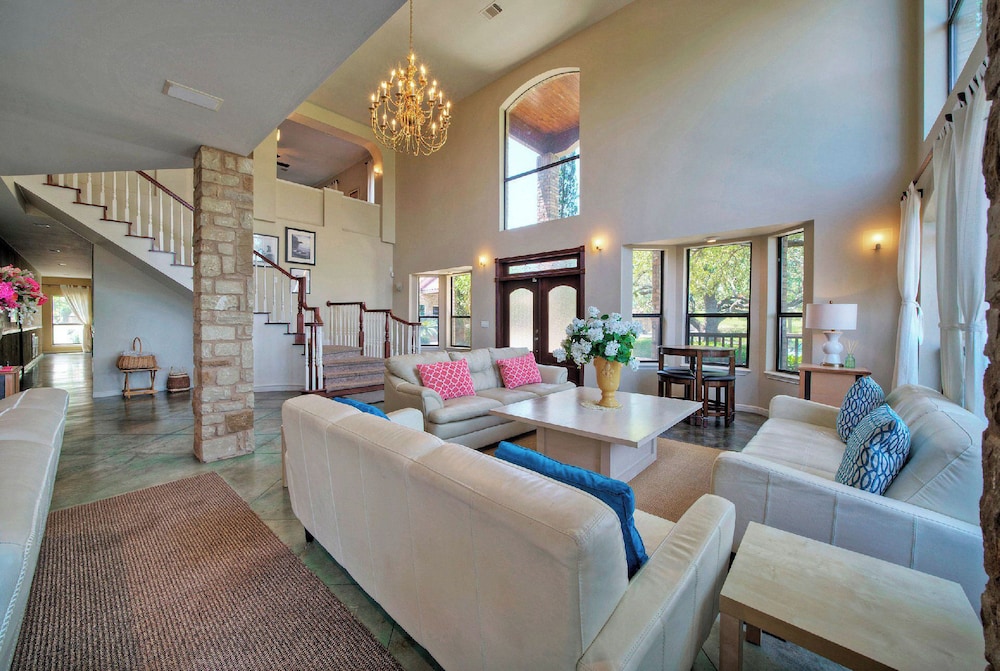 Upstay -10 Waterfront Mansion with Jetty