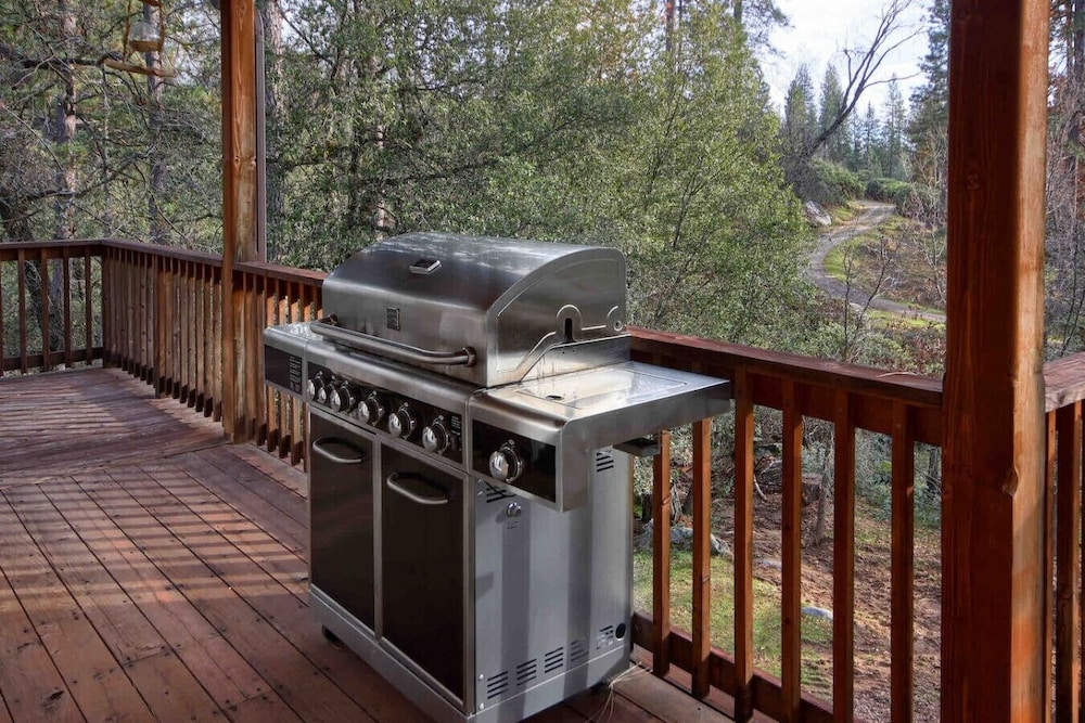 Red Tail Retreat in Mariposa