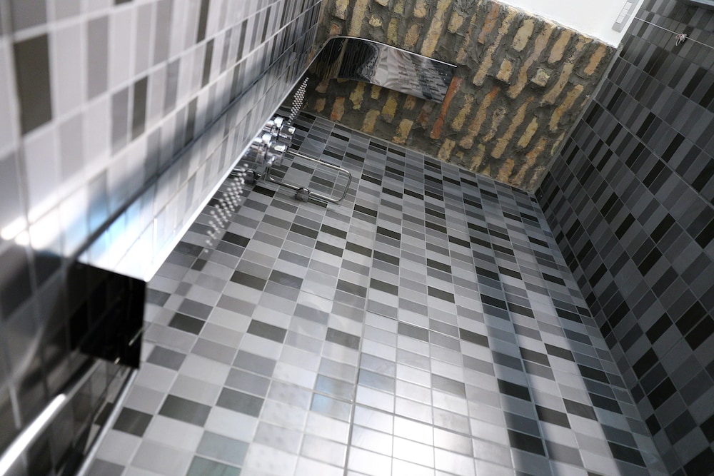 Mirko Luxury Inn