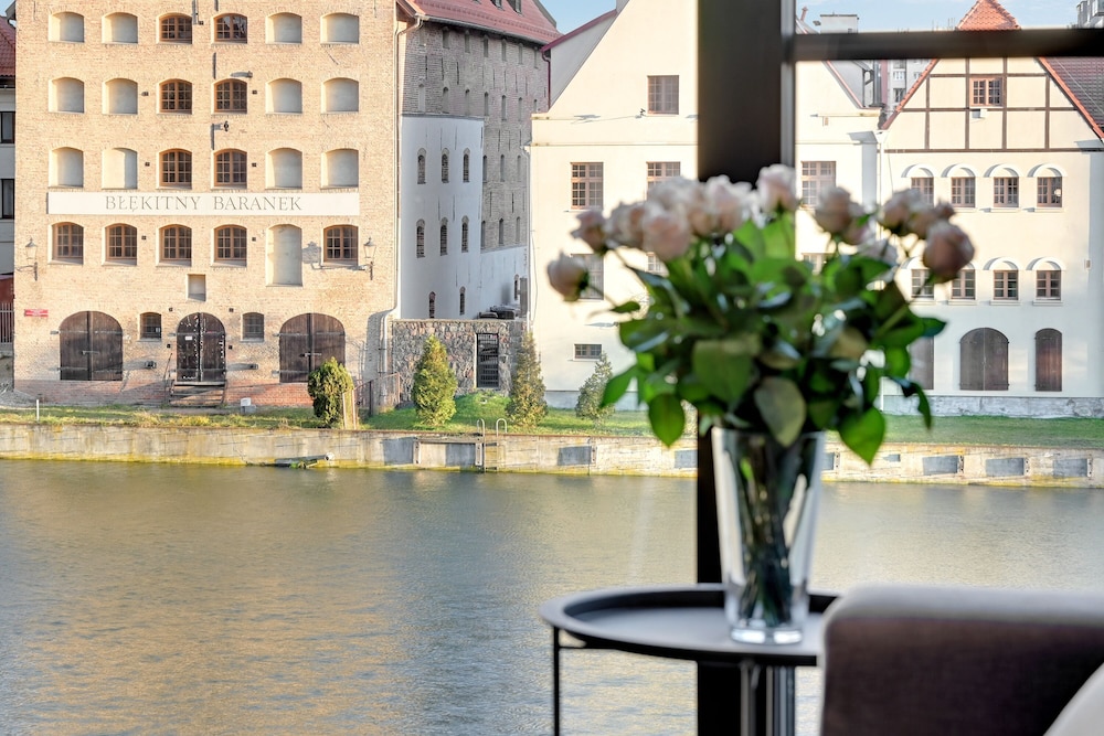 Boutique Residence - Old Town Riverside view 3