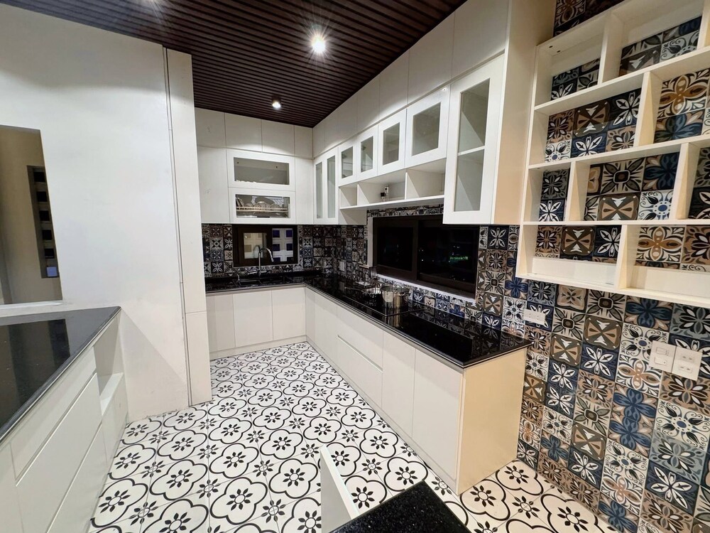 ALUC HOUSE