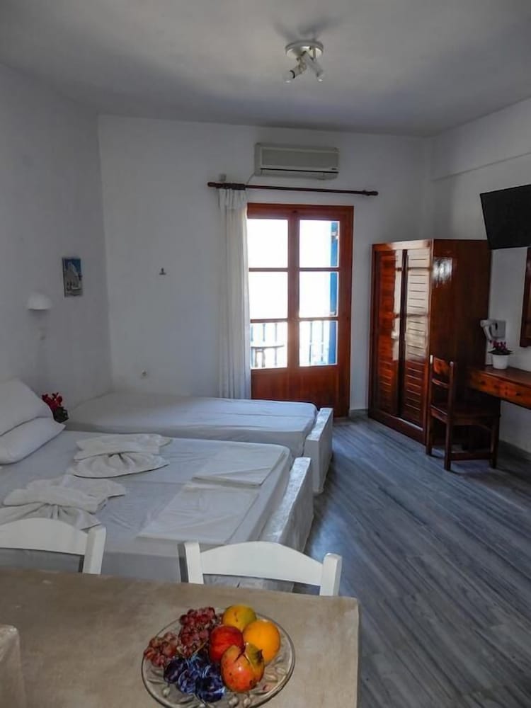 Ioanna Rooms photo 4