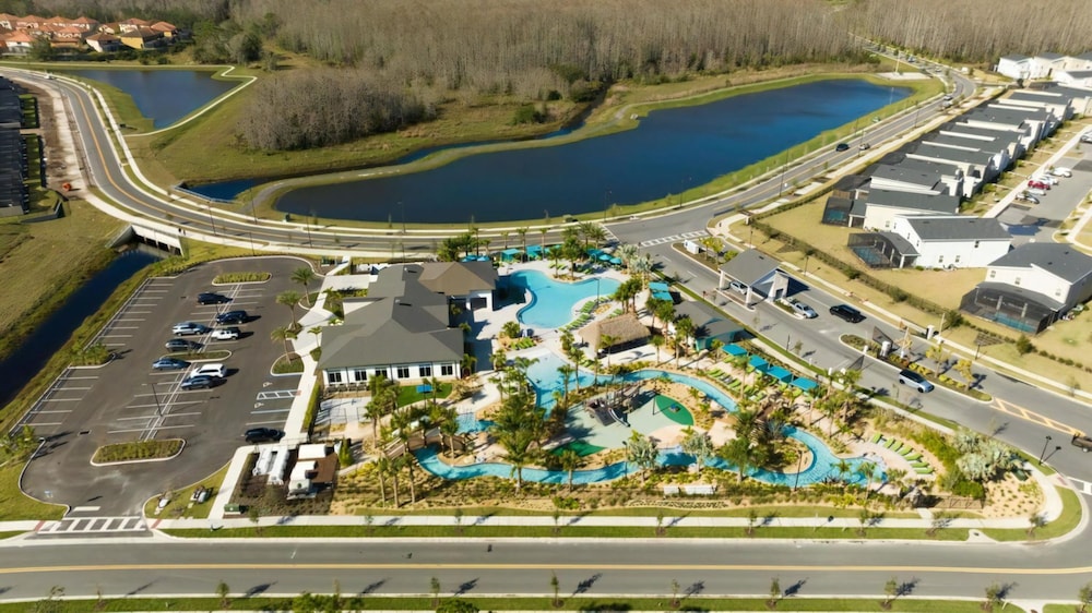 Storey Lake 5bed Private Pool Free Water Park