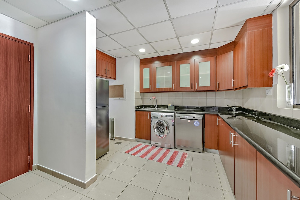 1BR Apartment with Marina View at Sadaf