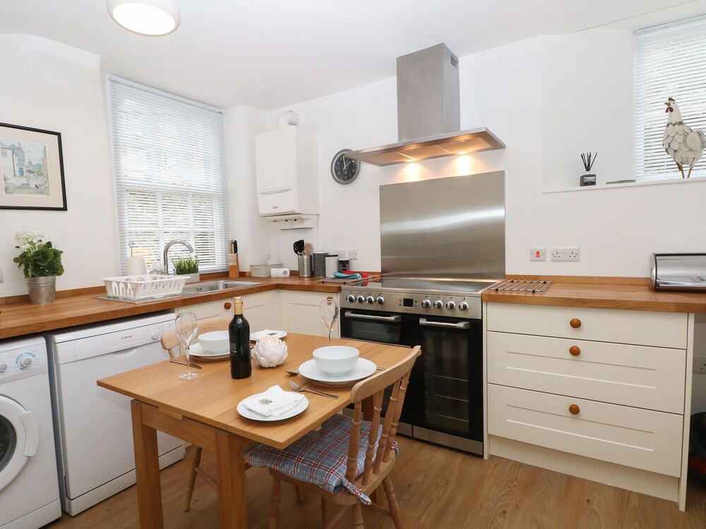 2B Cavendish Villas