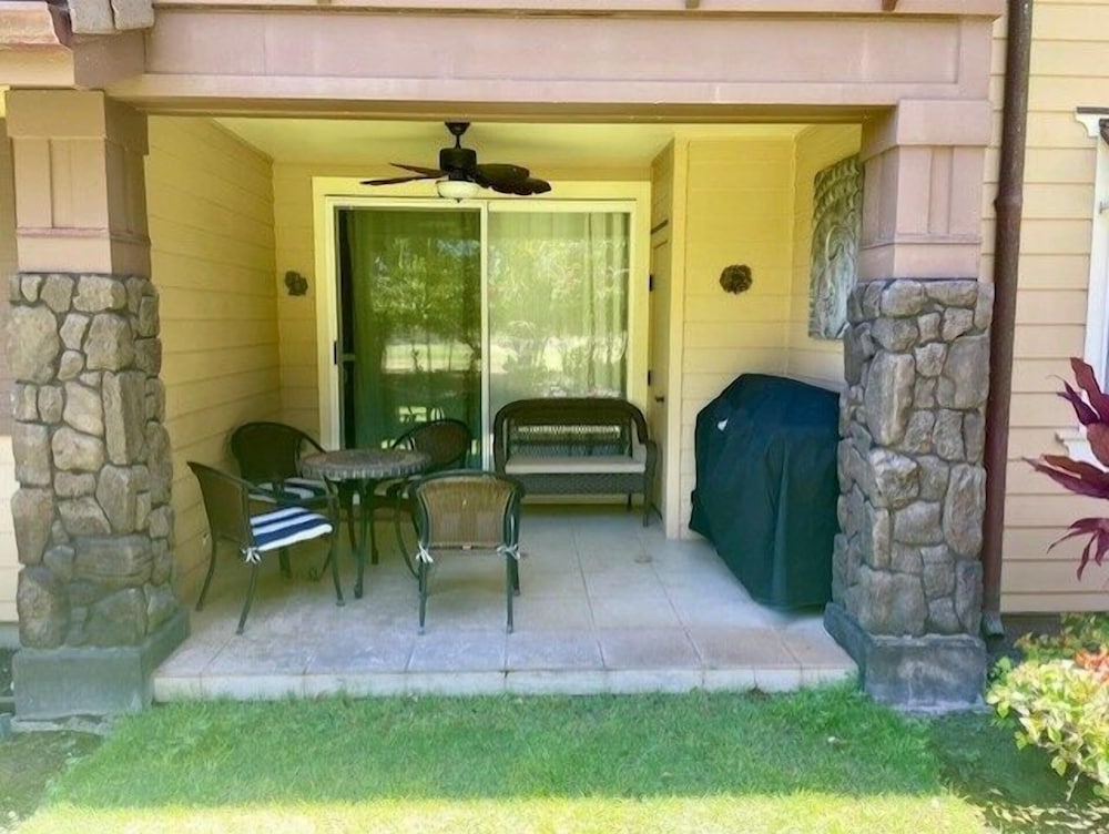 Hali'i Kai At Waikoloa 2b 2 Bedroom Condo by RedAwning