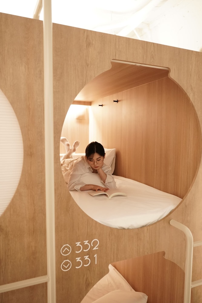D.A.L Premium Capsule Hotel