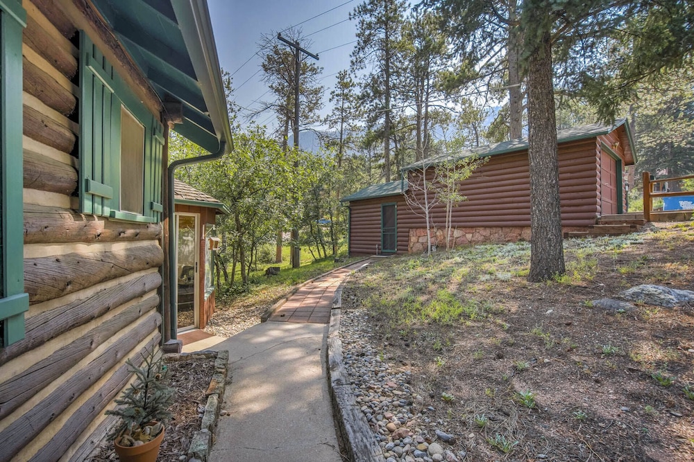 Wine Gazebopikes Peak Mountain Log Cabin for 2 view 5