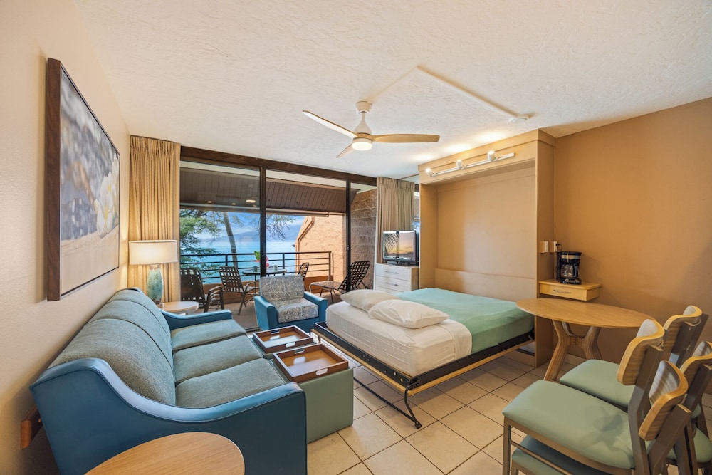Kuleana Club - 715