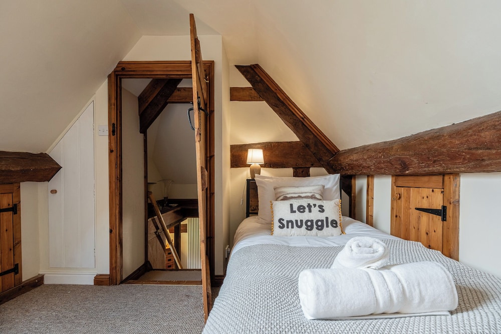 The Threshing Barn-Stunning 5 BD Retreat