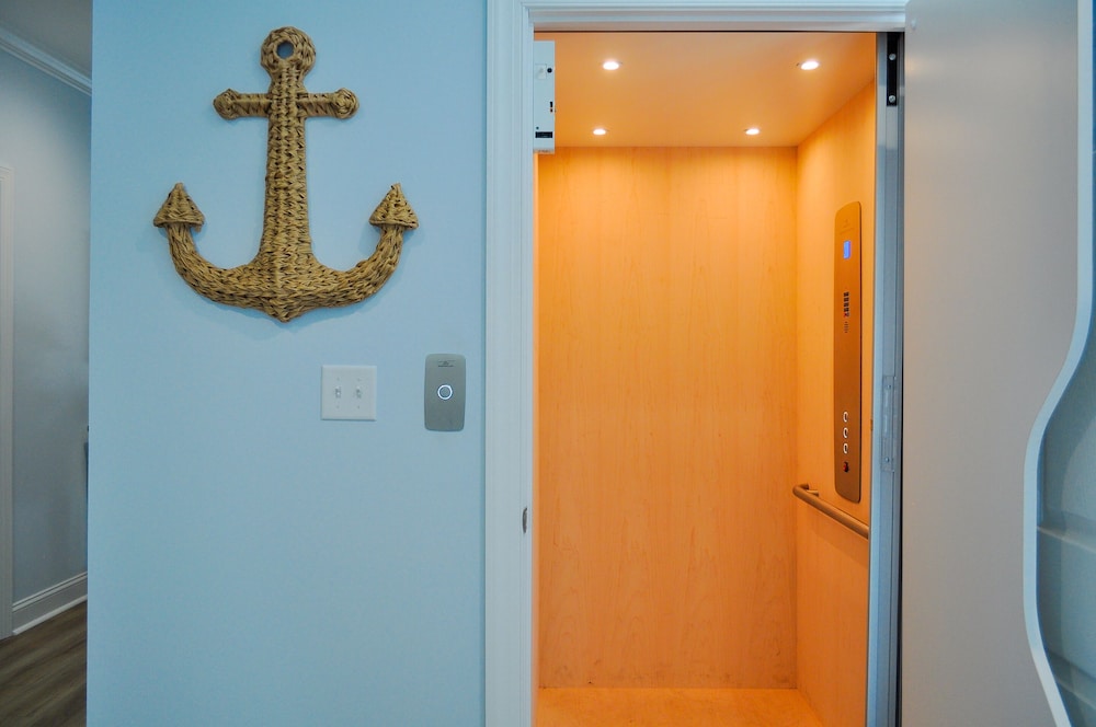 Anchors Aweigh by Topsail Realty