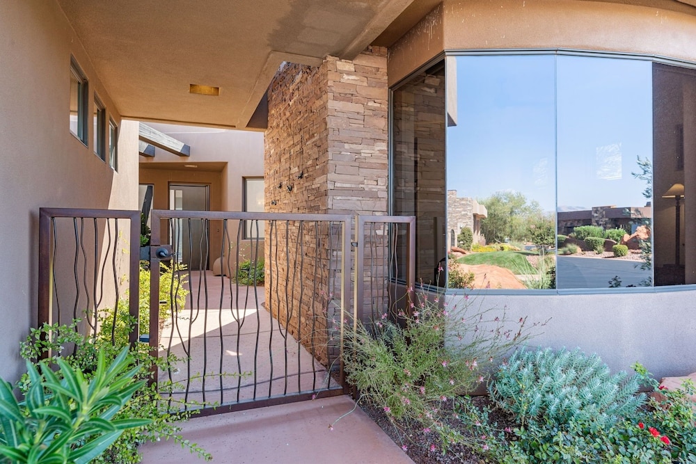 Escape To Entrada 4 Bedroom Home
