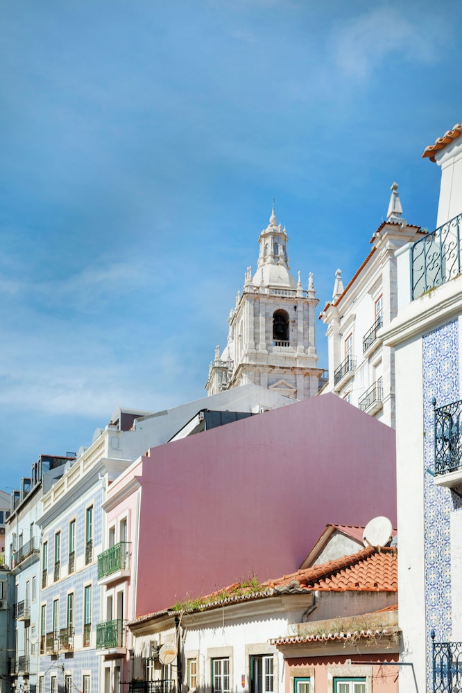 Curva do 28 Alfama