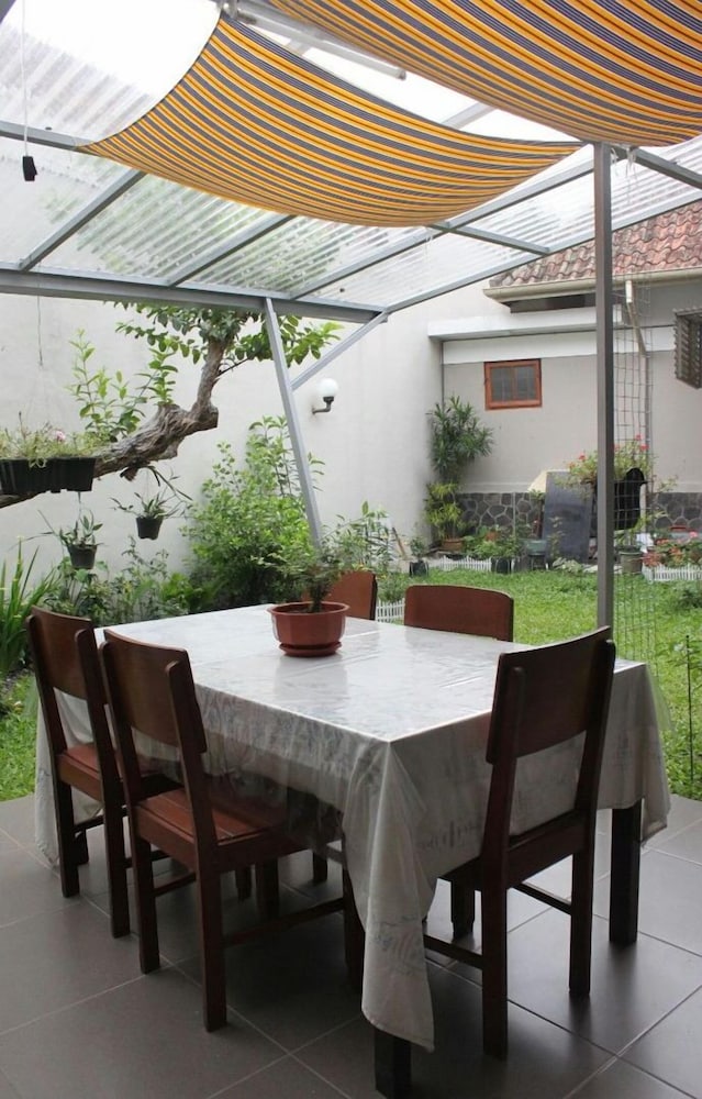 De Riau Cottage by HouseinBandung