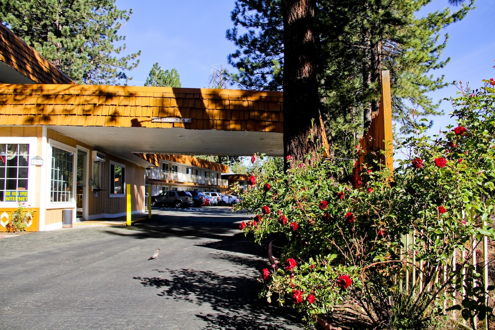 Lake Tahoe Vacations - National 9 Inn - Property Image 20