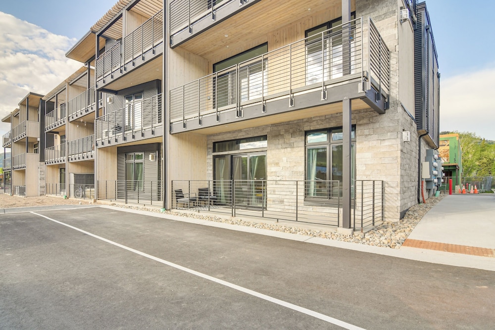 3 Mi to Lake Dillon: Condo Near Shops & Eats!