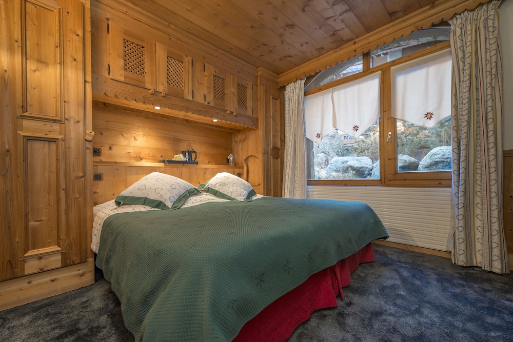 Les Allues Vacations - Hotel L'Eterlou - Property Image 3