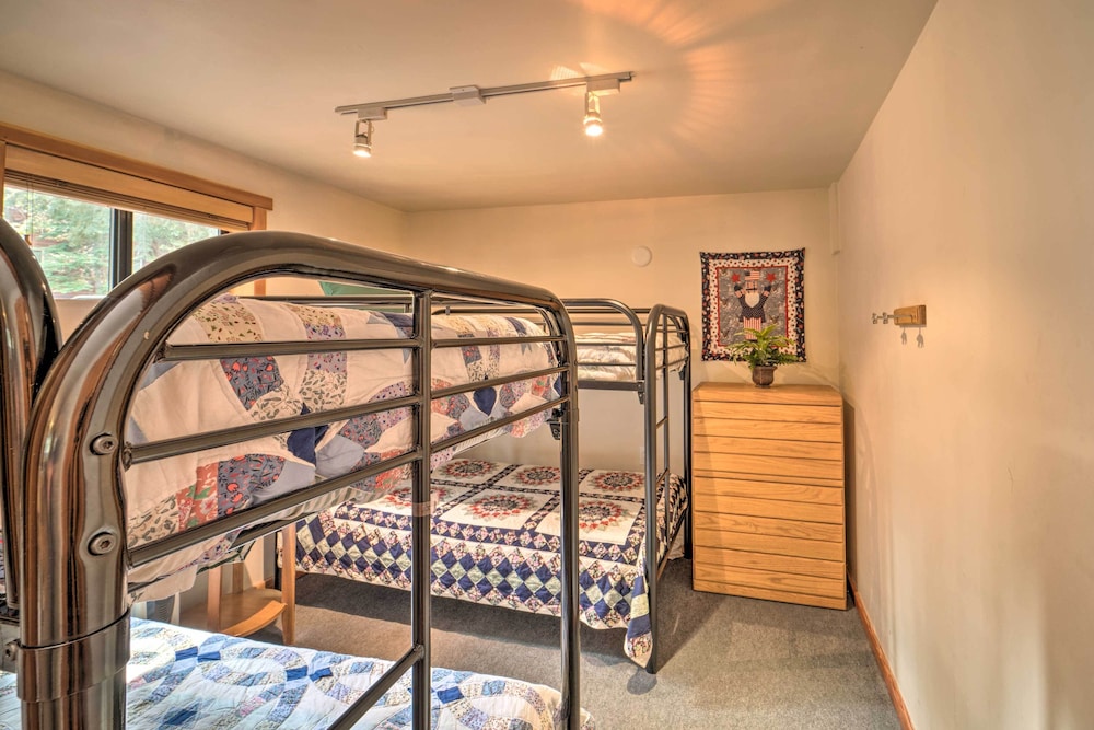 Hot Tub & Deck: Truckee Golf Course Home