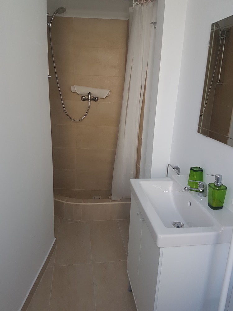 Apartment with Balcony in the Heart of Lisbon view 5