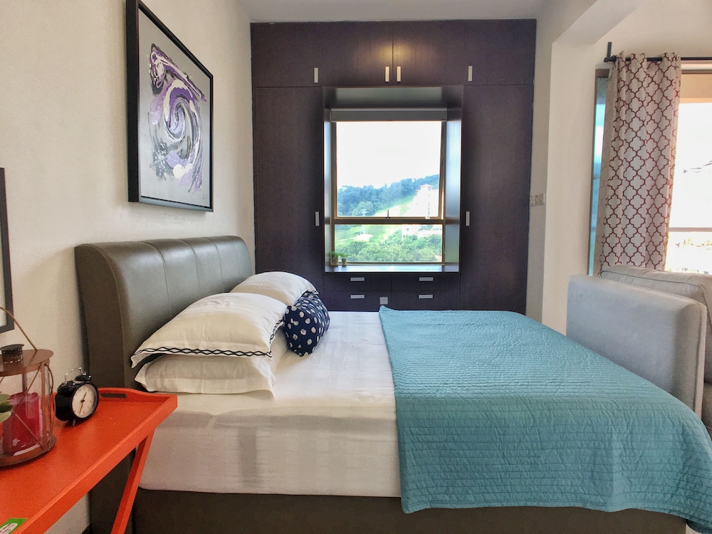 Vibrant Studio at Damansara Perdana
