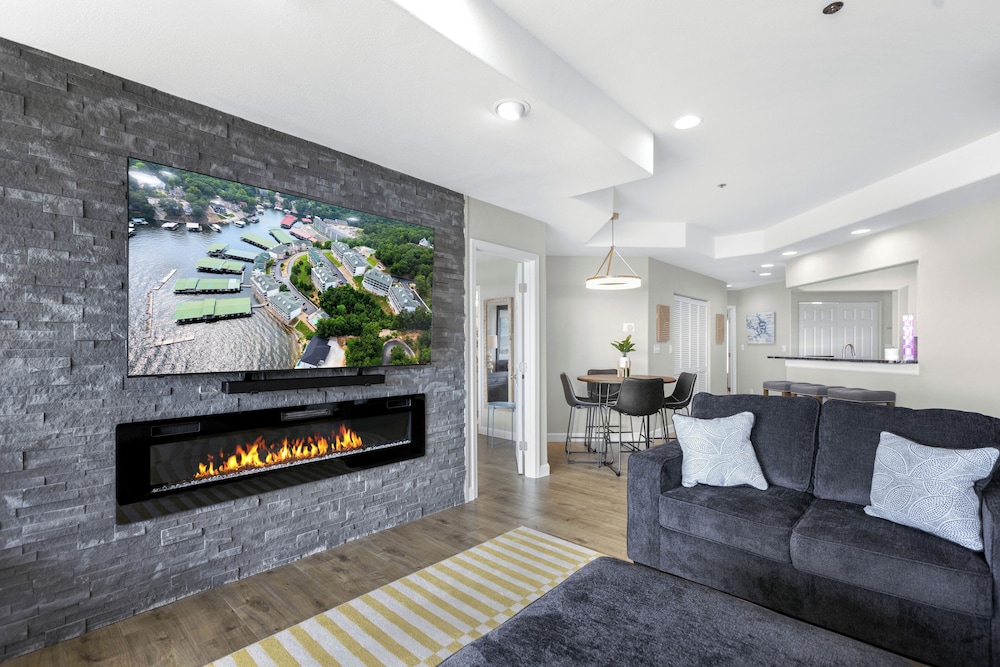 Emerald Bay Oasis Sleeps 6!