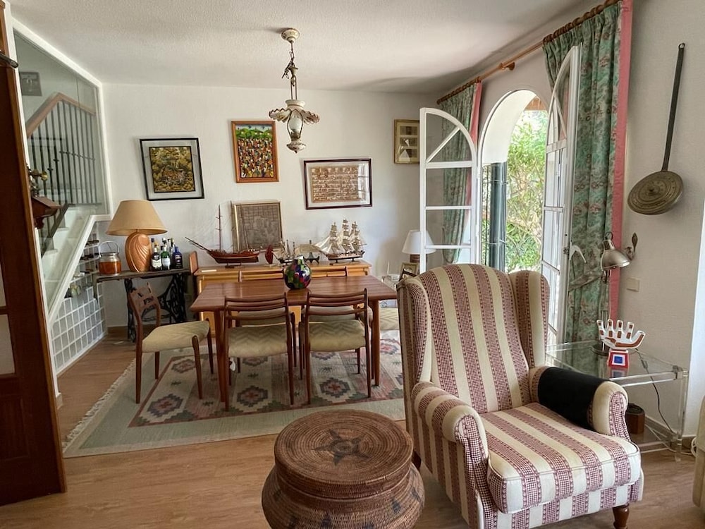 Spacious House w/ Private Pool Next to Golf Club