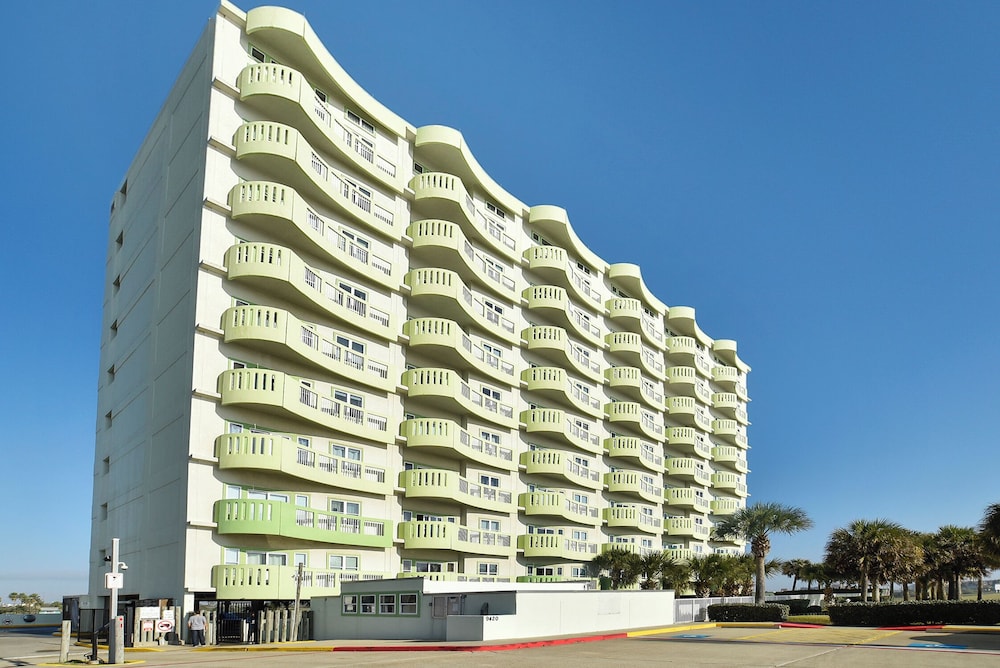 Sea Breeze by Ryson Vacation Rentals