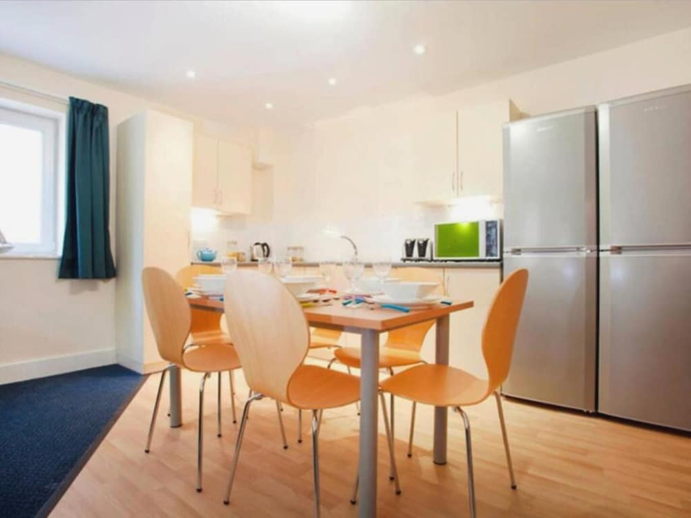 Stylish Rooms PENRYN view 2