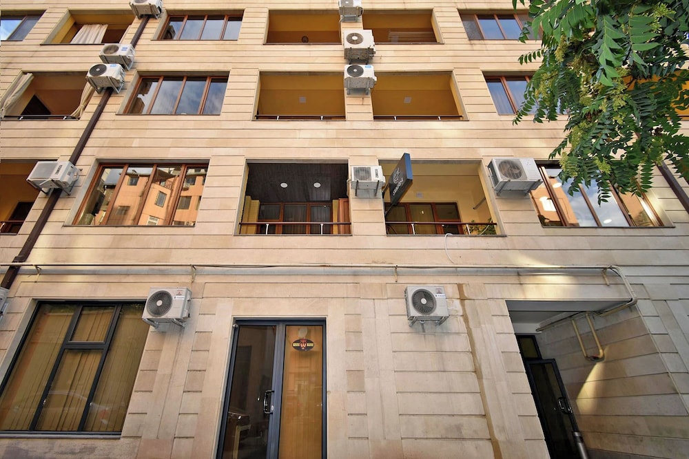 Apartment by Luxe Group TT113