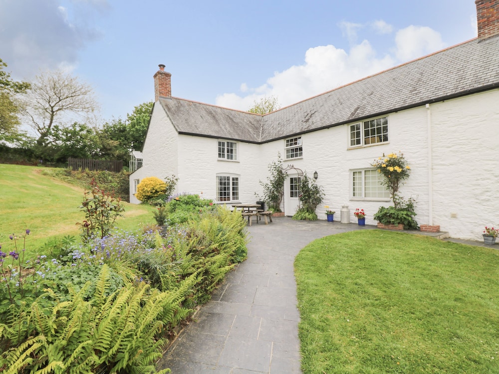 Helston Vacations - Withan Farm Wing - Property Image 1