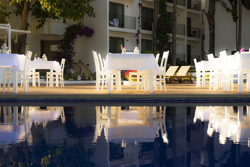 Liv Otel By Bellazure - Image 20
