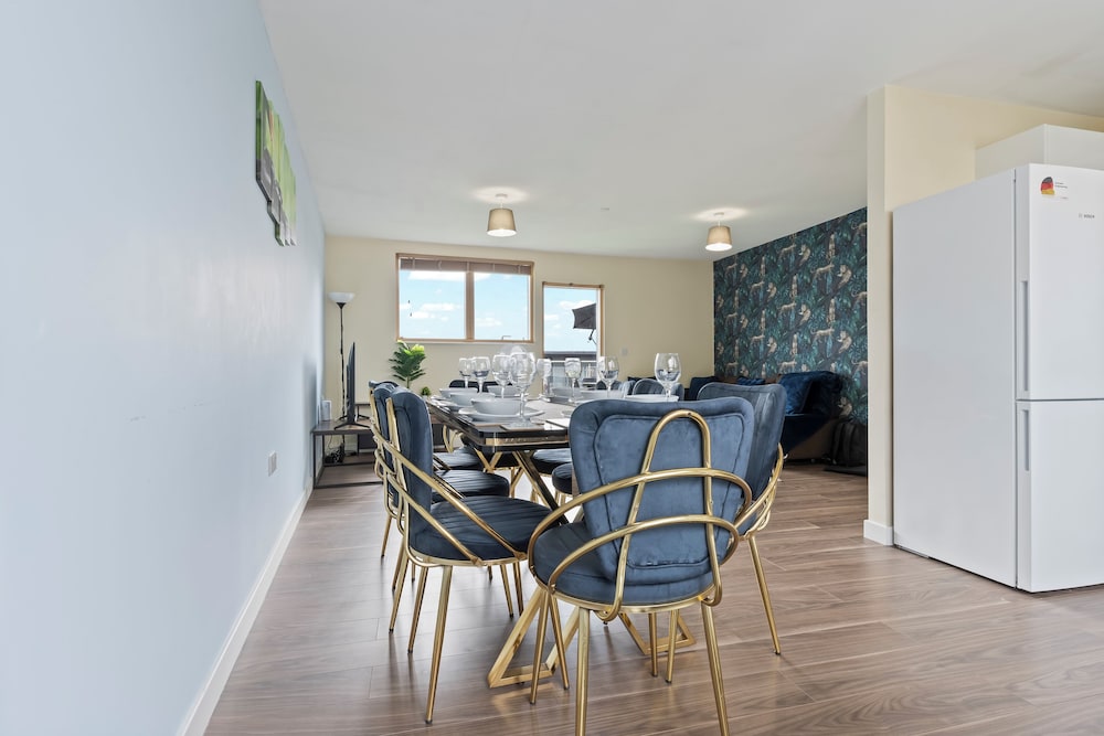 Retreat Private Rooftop 3 Bedroom Apartment
