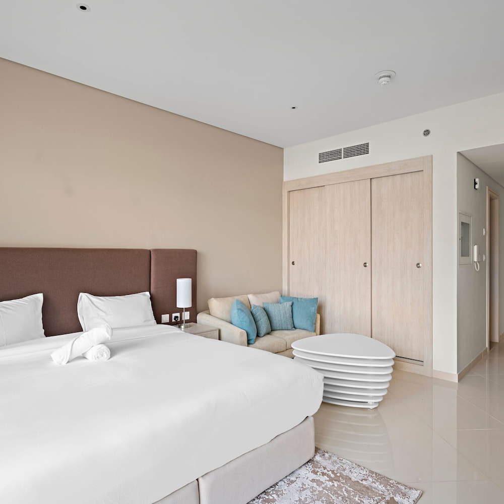 Studio Palm Jumeirah With Rooftop Pool and View