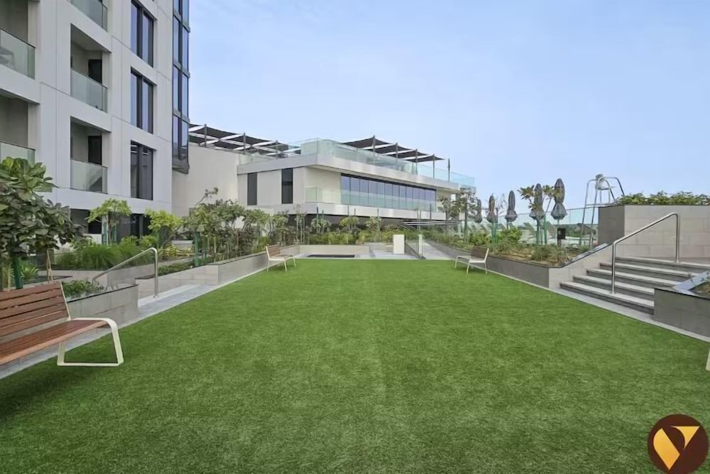 JVC unit Pool Jogging Track Play Area