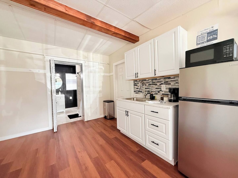 Modern Studio Escape 10min to Legoland