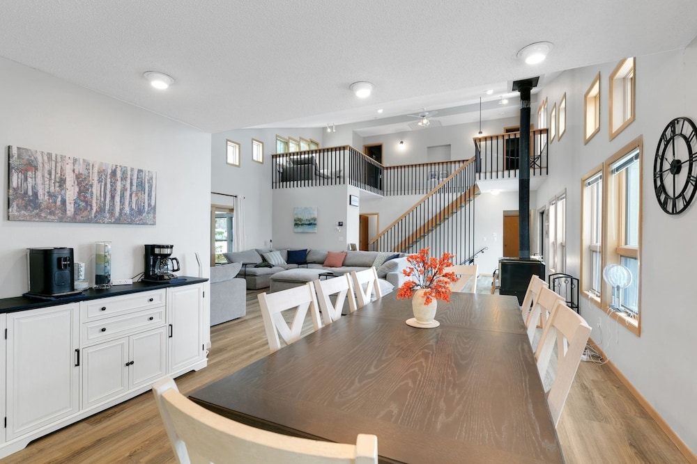 Spacious 8-BR Leech Lake Retreat w/ Game Room